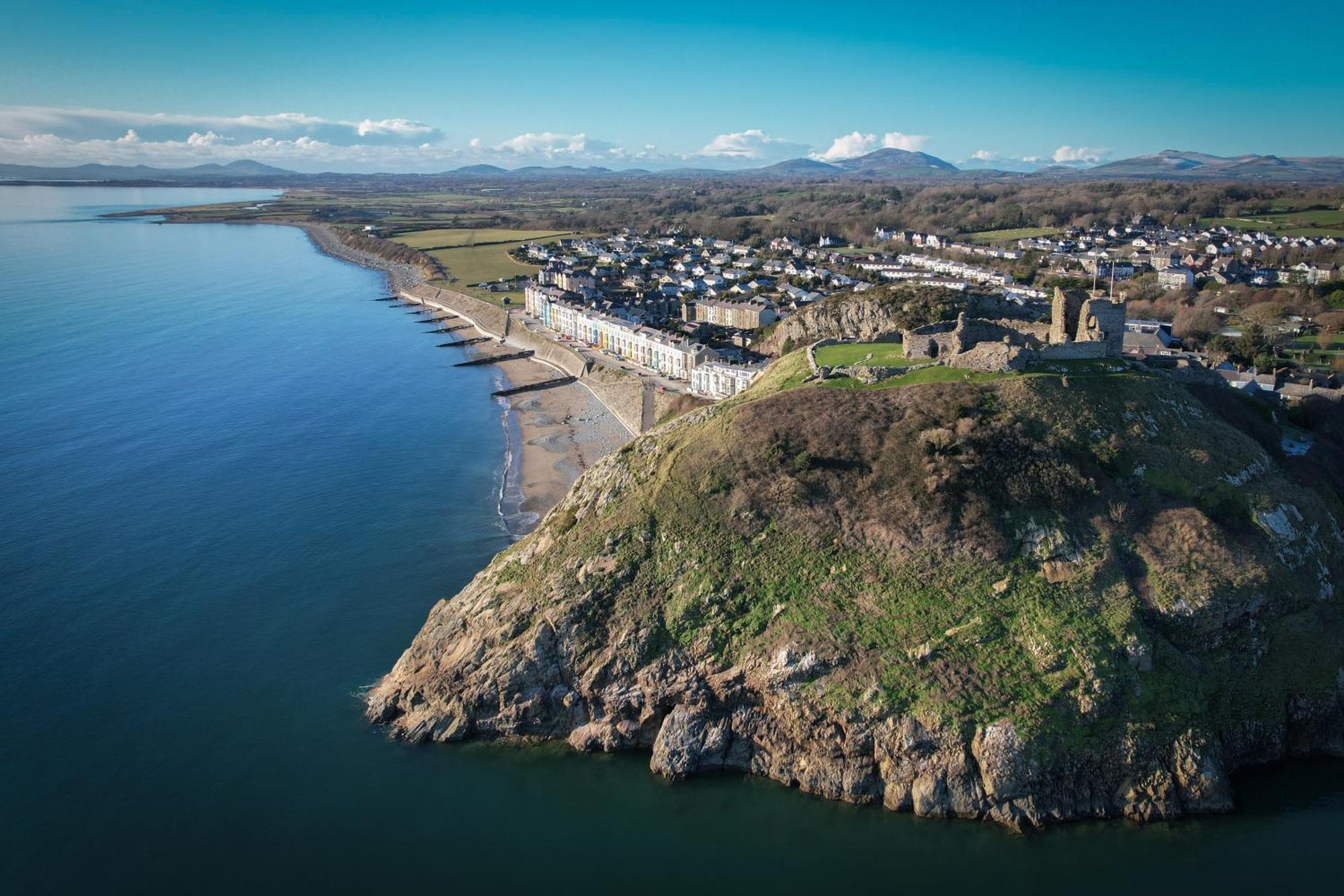 Glan Y Mor, Sleeps 20, 8 Bedrooms, 8 Bathrooms, Seafront, Criccieth Buitenkant foto