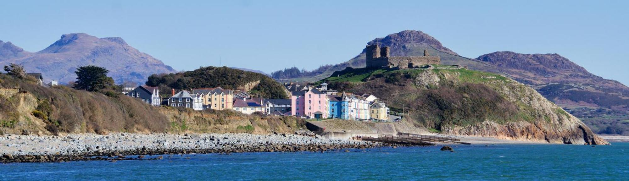 Glan Y Mor, Sleeps 20, 8 Bedrooms, 8 Bathrooms, Seafront, Criccieth Buitenkant foto