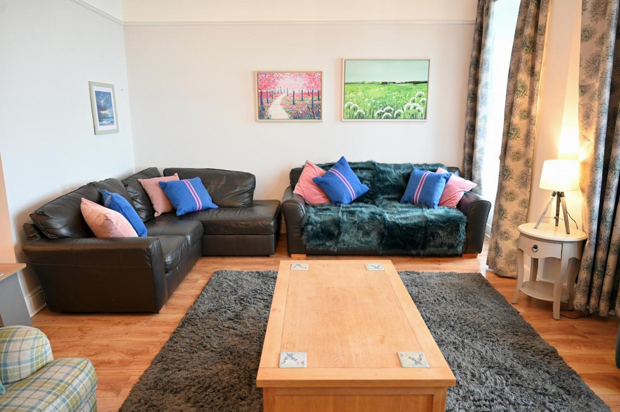 Glan Y Mor, Sleeps 20, 8 Bedrooms, 8 Bathrooms, Seafront, Criccieth Buitenkant foto