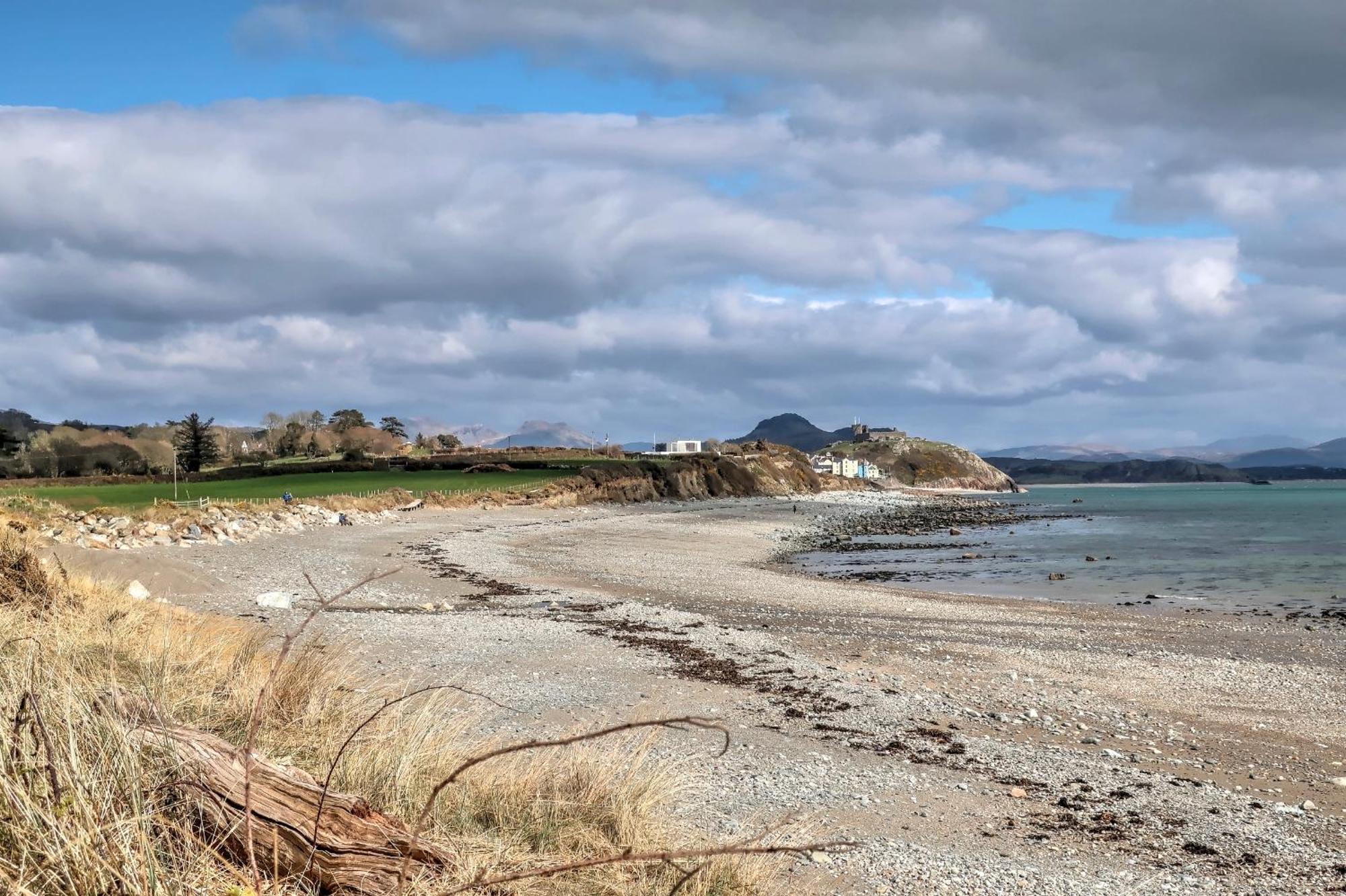 Glan Y Mor, Sleeps 20, 8 Bedrooms, 8 Bathrooms, Seafront, Criccieth Buitenkant foto